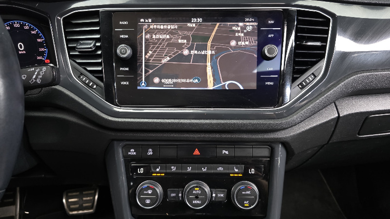 car Volkswagen T-Roc id49111 photo #14