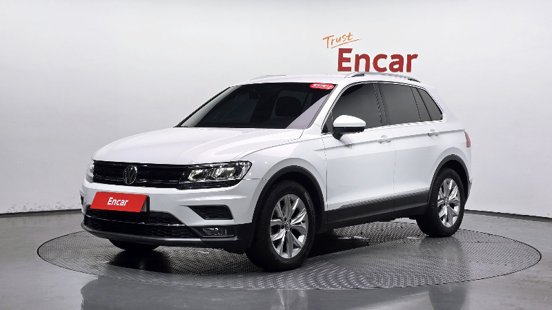 car Volkswagen Tiguan id49113 main photo