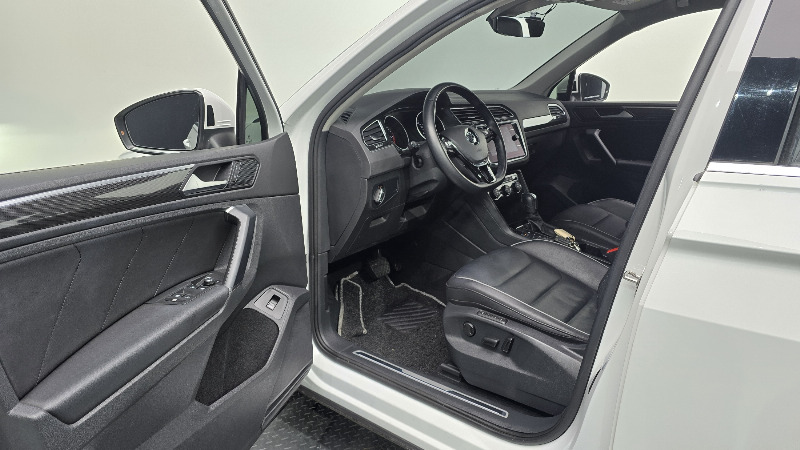 car Volkswagen Tiguan id49113 photo #10