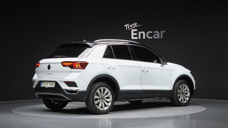 car Volkswagen T-Roc id49116 photo #2