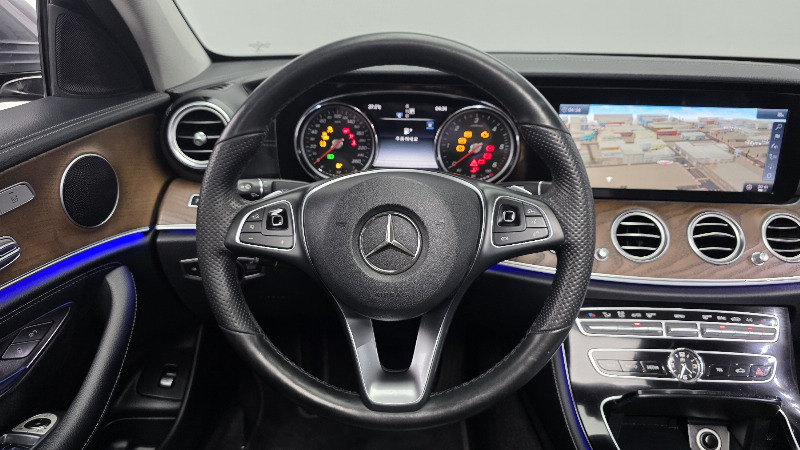car Mercedes Benz E Class id49207 photo #13