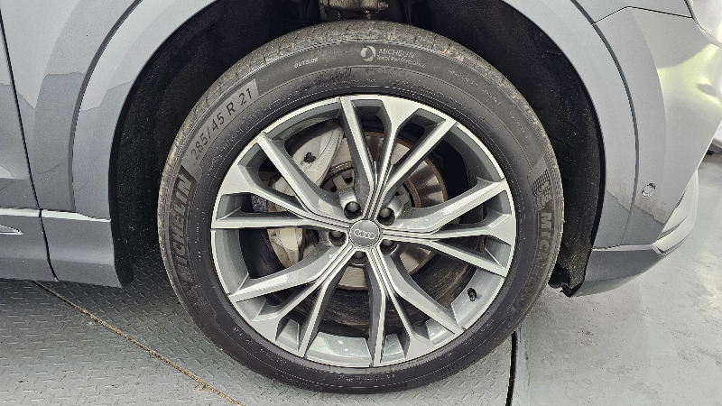 car Audi Q8 id49228 photo #5
