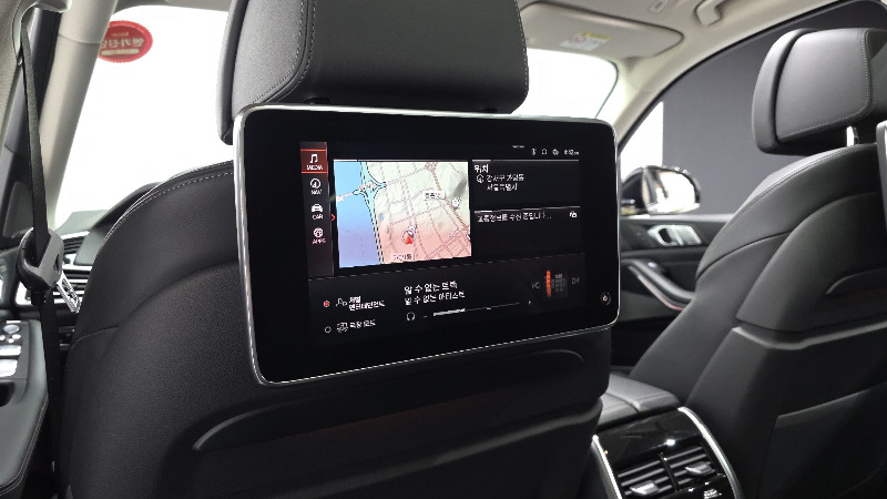 car BMW X7 id49232 photo #19