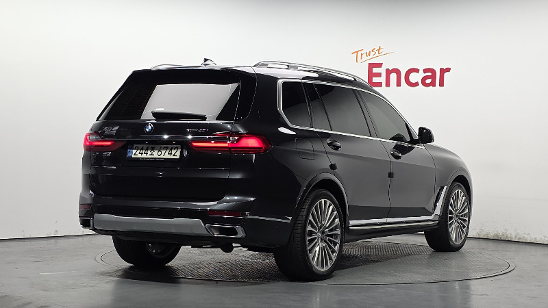 car BMW X7 id49232 photo #2
