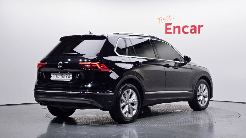 car Volkswagen Tiguan id49340 photo #2