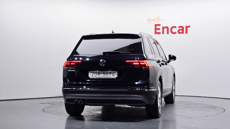 car Volkswagen Tiguan id49340 photo #4