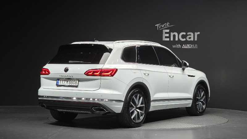 car Volkswagen Touareg id49345 photo #2