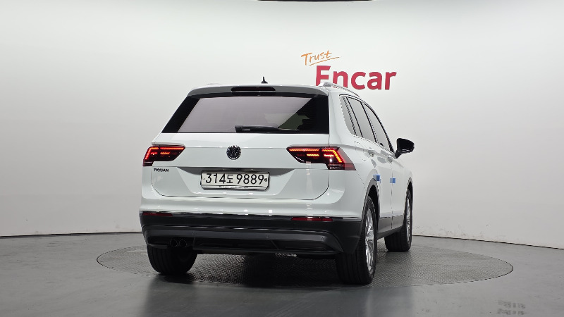 car Volkswagen Tiguan id49346 photo #4