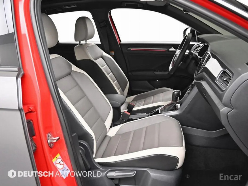 car Volkswagen T-Roc id49368 photo #10