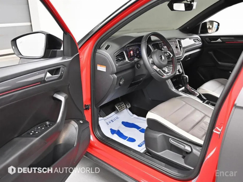 car Volkswagen T-Roc id49368 photo #11