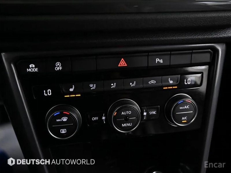 car Volkswagen T-Roc id49368 photo #17