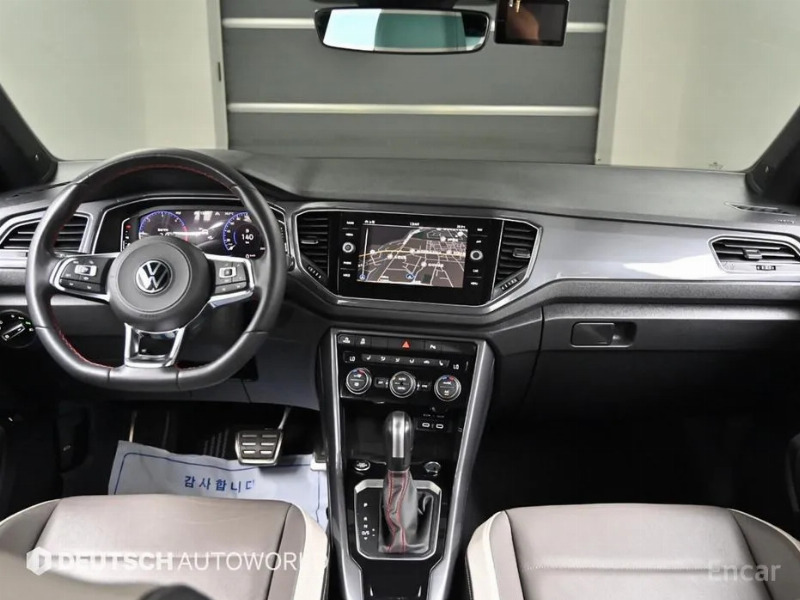 car Volkswagen T-Roc id49368 photo #7