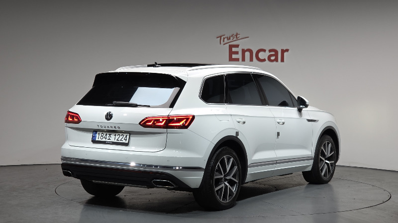 car Volkswagen Touareg id49369 photo #2