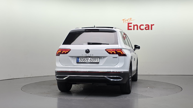 car Volkswagen Tiguan id49370 photo #4
