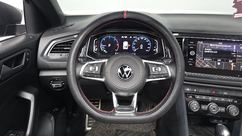 car Volkswagen T-Roc id49389 photo #13