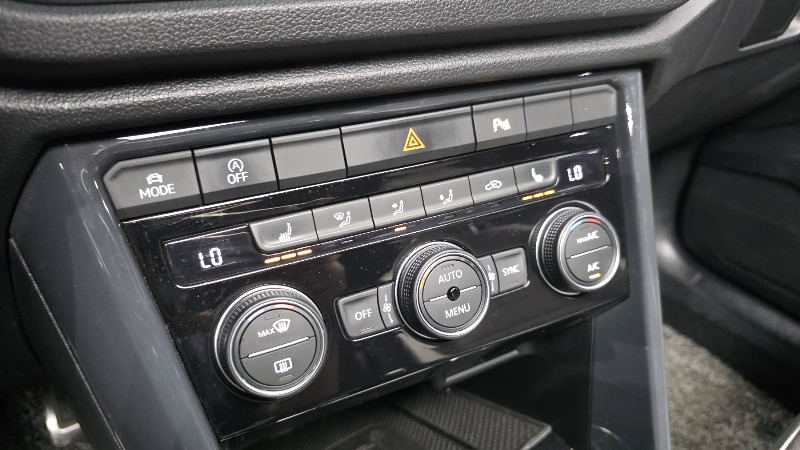 car Volkswagen T-Roc id49389 photo #17
