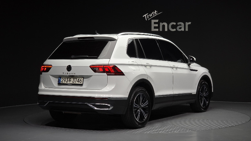 car Volkswagen Tiguan id49397 photo #2