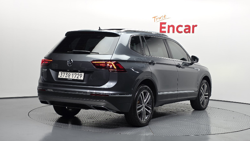 car Volkswagen Tiguan id49409 photo #2