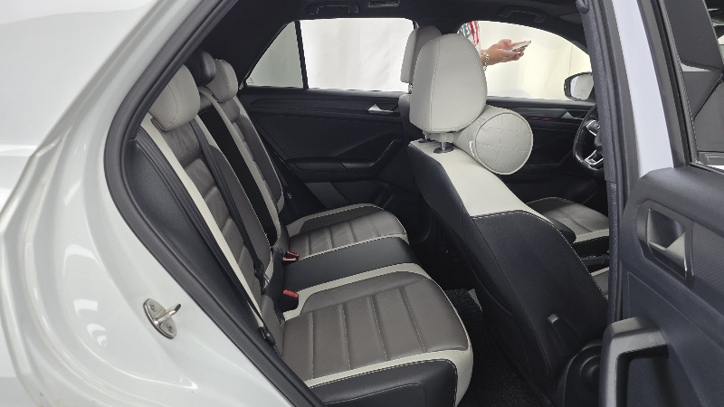 car Volkswagen T-Roc id49410 photo #11