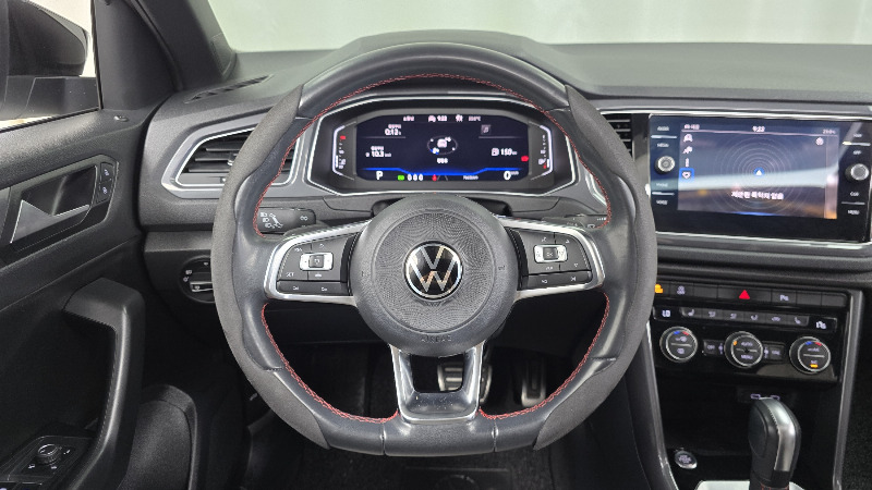 car Volkswagen T-Roc id49410 photo #12