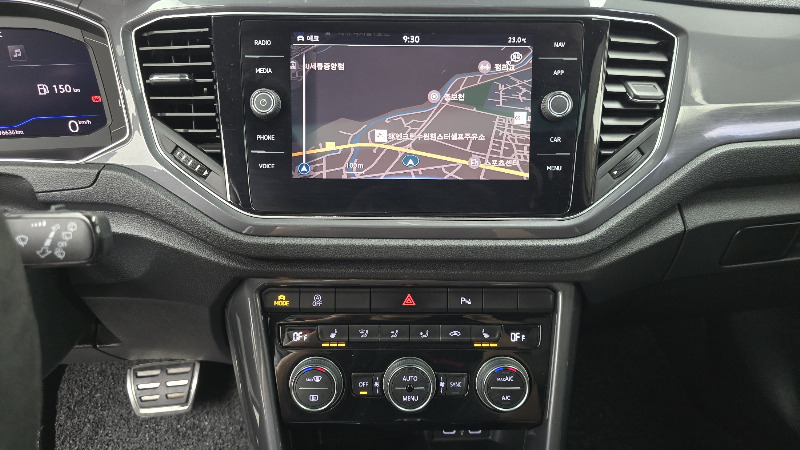 car Volkswagen T-Roc id49410 photo #13