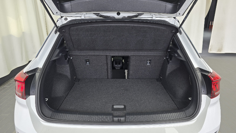 car Volkswagen T-Roc id49410 photo #16