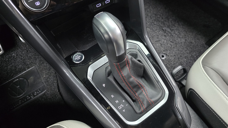 car Volkswagen T-Roc id49410 photo #9