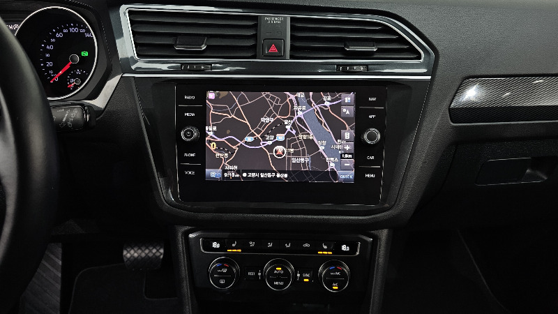 car Volkswagen Tiguan id49414 photo #14