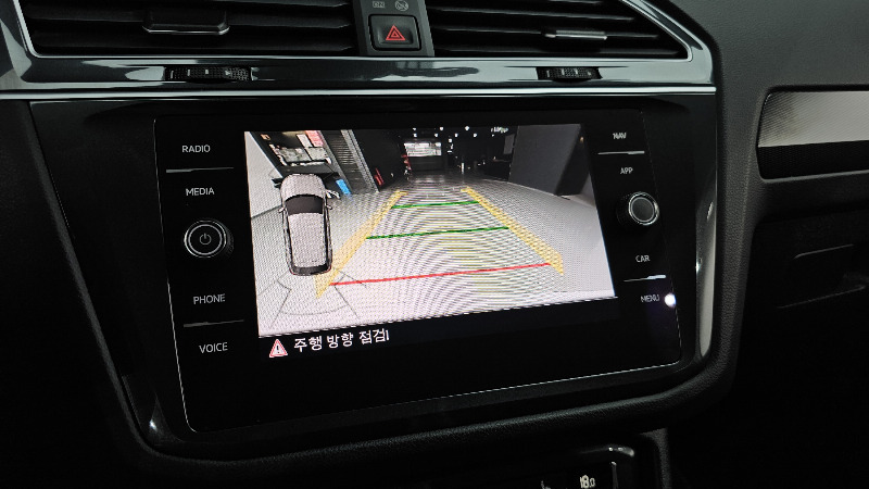 car Volkswagen Tiguan id49414 photo #16