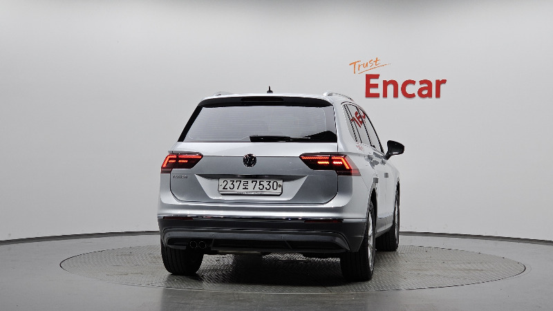 car Volkswagen Tiguan id49414 photo #4