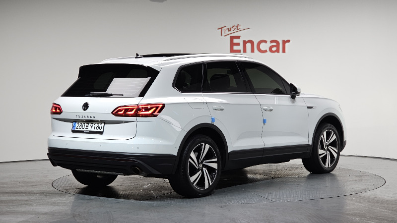 car Volkswagen Touareg id49644 photo #2