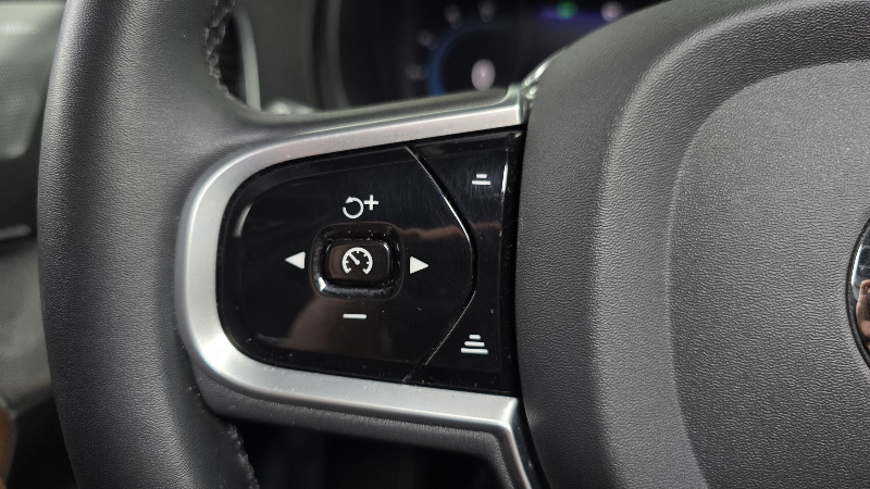 car Volvo XC90 id49800 photo #19