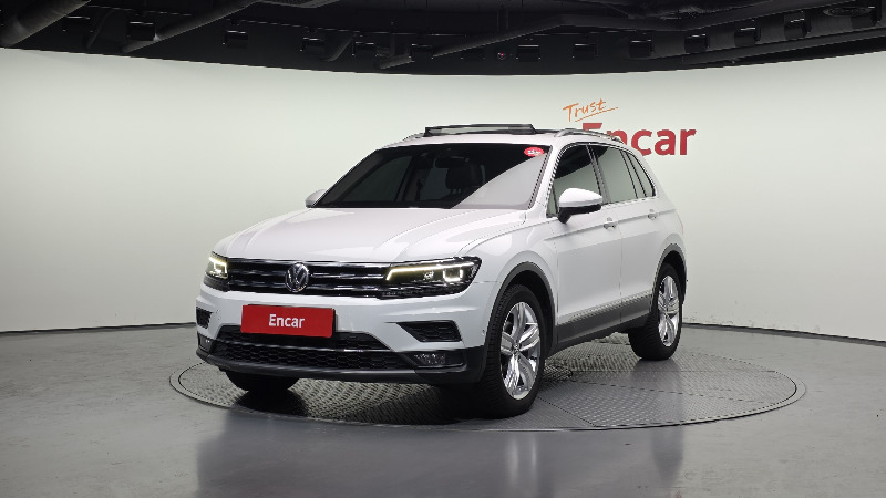 car Volkswagen Tiguan id50001 main photo