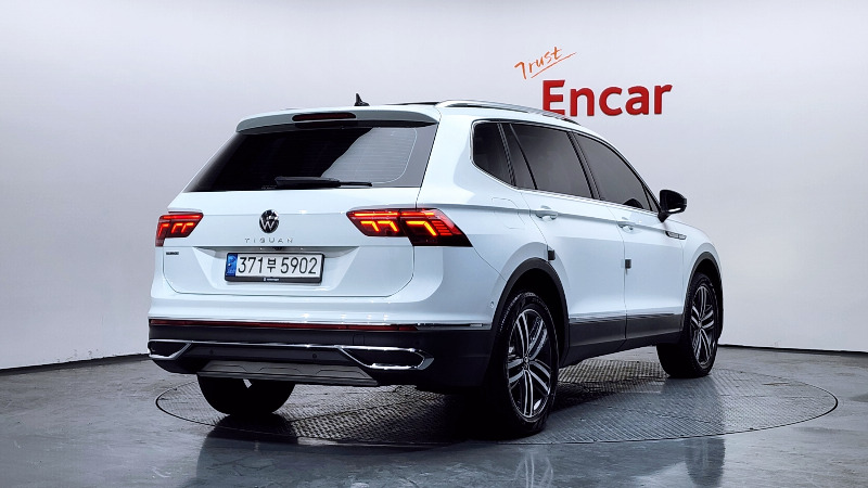 car Volkswagen Tiguan id50062 photo #2