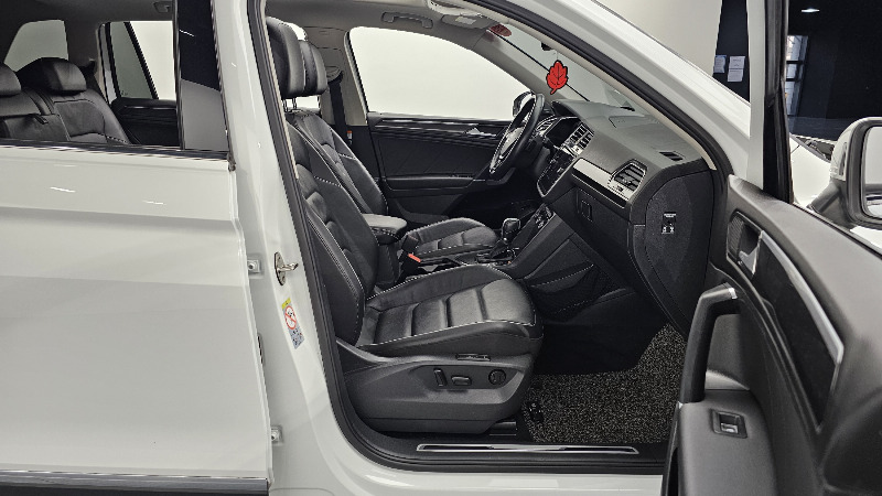 car Volkswagen Tiguan id50165 photo #11