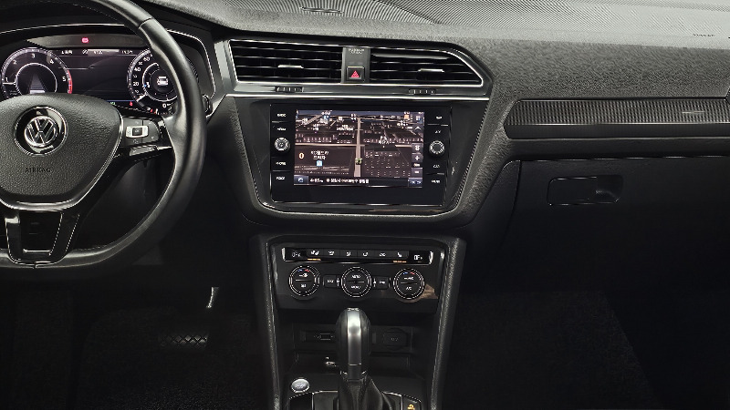 car Volkswagen Tiguan id50165 photo #14