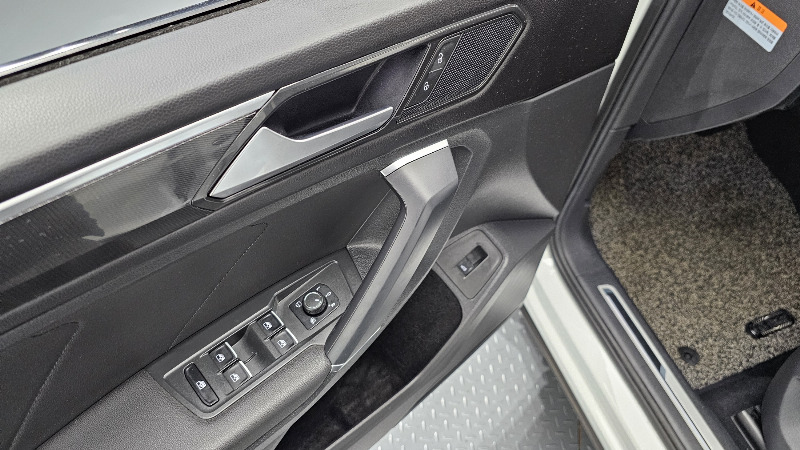 car Volkswagen Tiguan id50165 photo #16