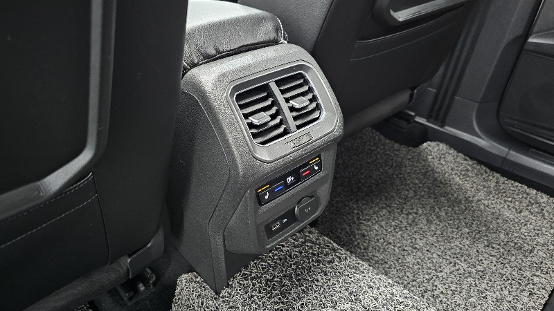 car Volkswagen Tiguan id50165 photo #18