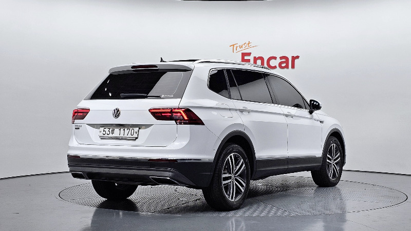 car Volkswagen Tiguan id50165 photo #2