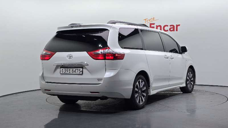 car Toyota Sienna id50183 photo #2
