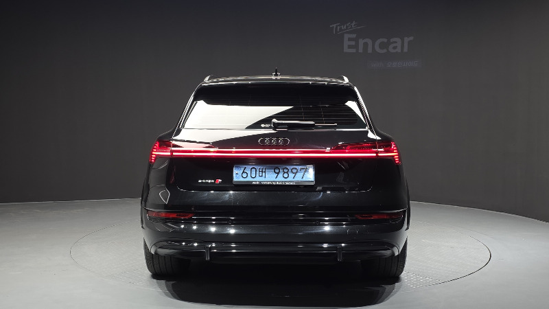 car Audi e-tron id50185 photo #4