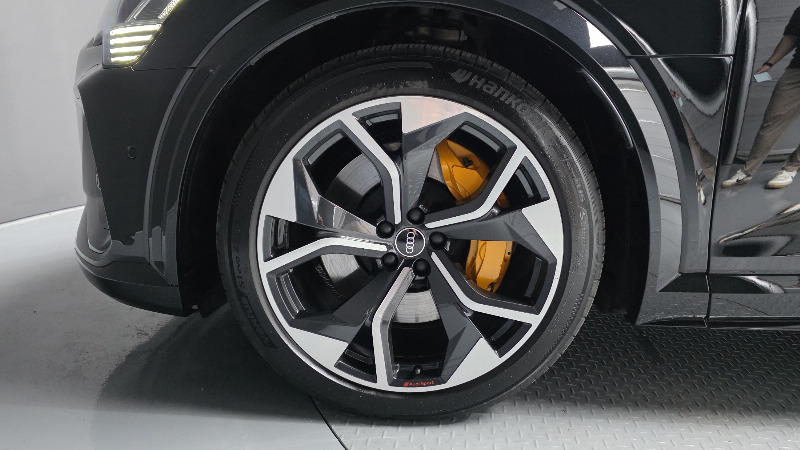 car Audi e-tron id50185 photo #5