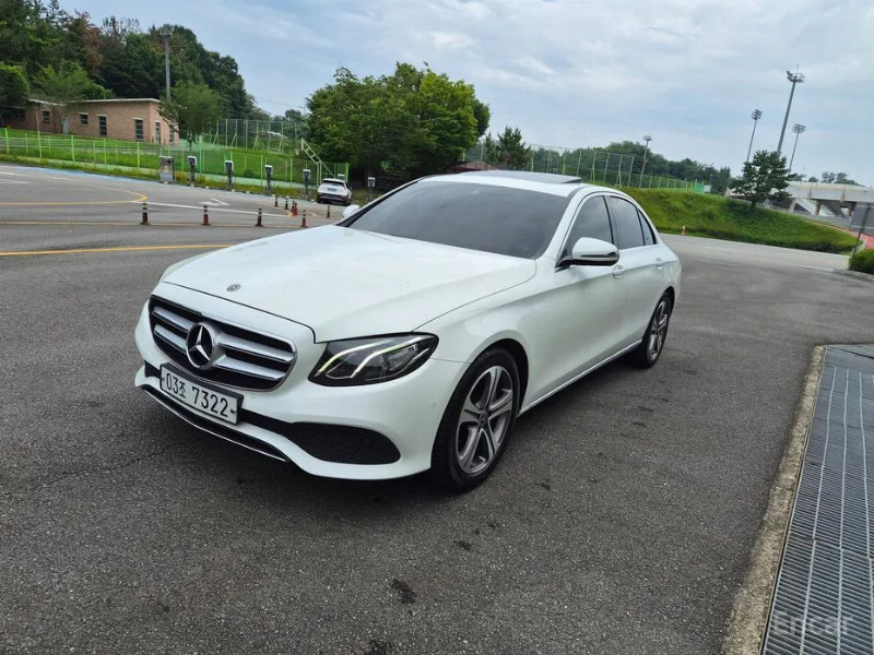 car Mercedes Benz E Class id50188 main photo