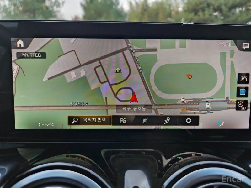 car Mercedes Benz GLB id50197 photo #18