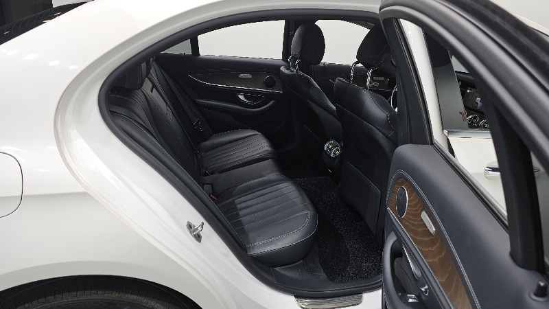 car Mercedes Benz E Class id50367 photo #11