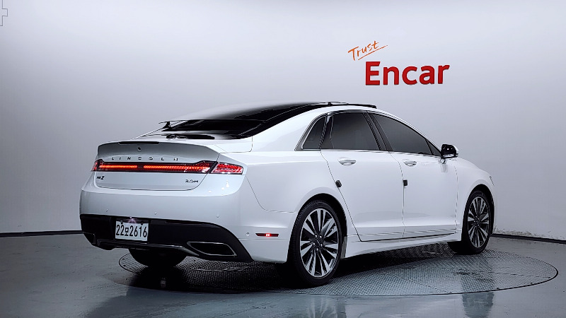 car Lincoln MKZ id50468 photo #2