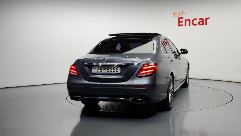 car Mercedes Benz E Class id50540 photo #4
