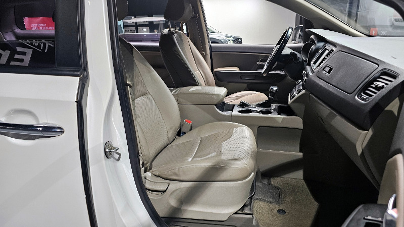 car KIA Carnival id51127 photo #10