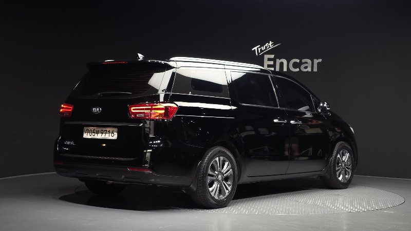 car KIA Carnival id51153 photo #2