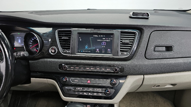 car KIA Carnival id51169 photo #14